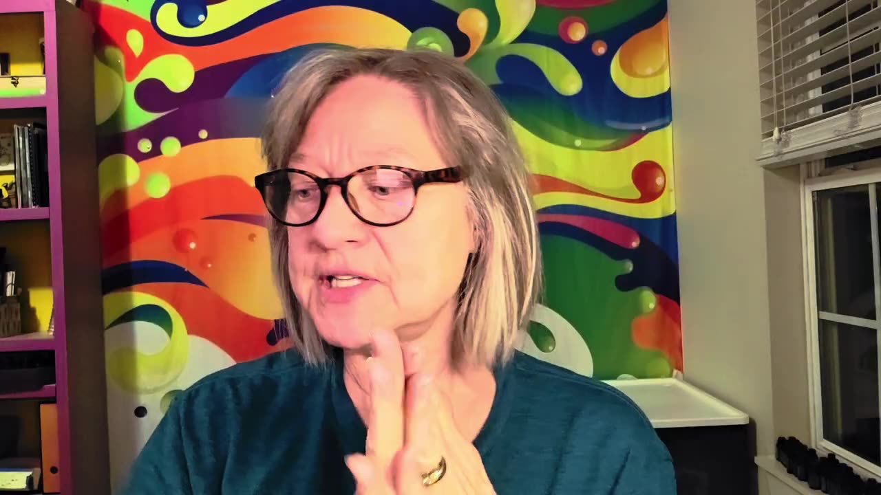 Do I Really Have Hashimoto’s? Doctors vs Gut Truth | Lisa Jo, Your Essential Oil Girl