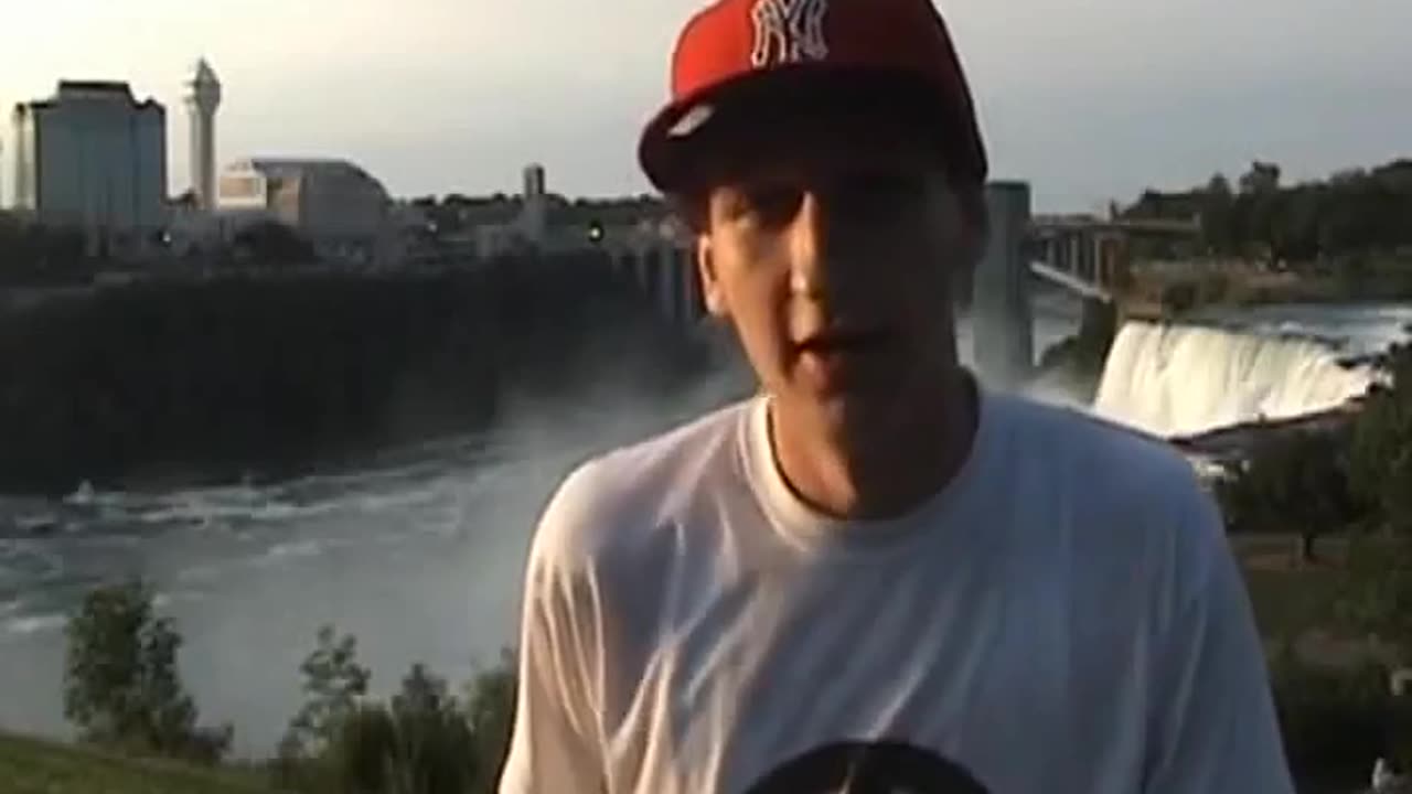 Independent Journalist Luke Rudkowski held in Canadian customs and permently banned