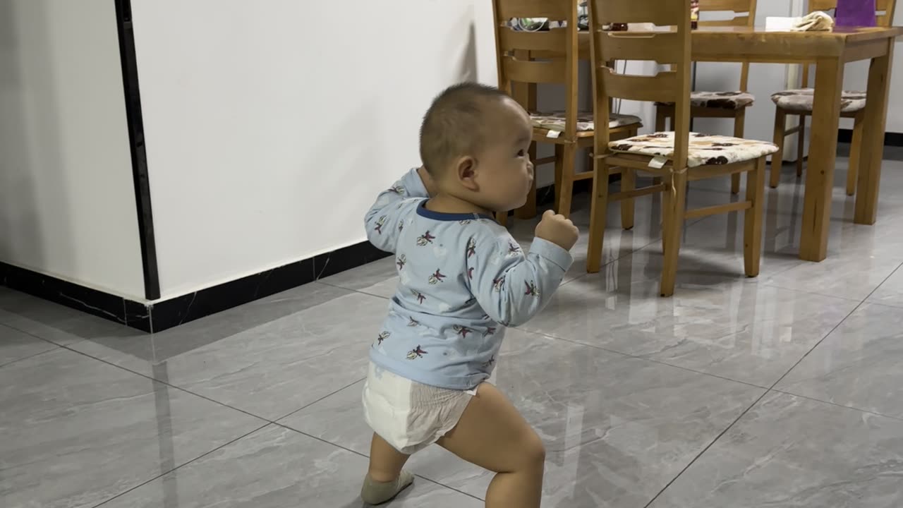 Funny dance video of a child video skc.com 62