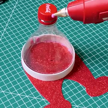 This Cute Outdoor Holiday Decoration Is Adorable