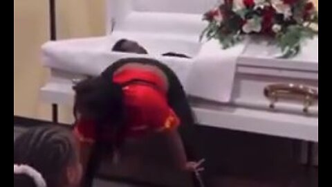 🚨Kansas City: The ever popular 'casket twerk' is the new thing in da hood. Pop that stank to death