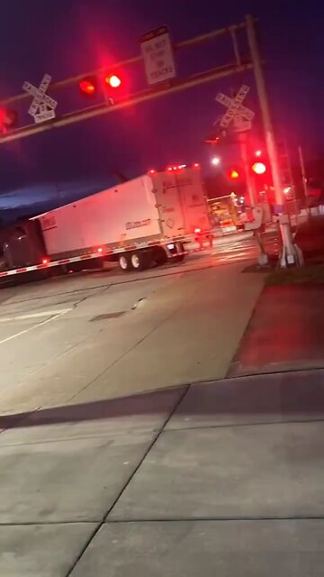 🚇🛤🚚Shocking Train vs. Truck Collision in Texas: Miraculous Escape!