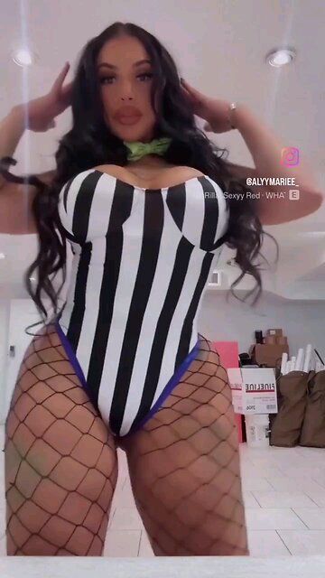 THE REF. BADDIE BOUNCING, THICK THIGHS ,BOUNCING BABE