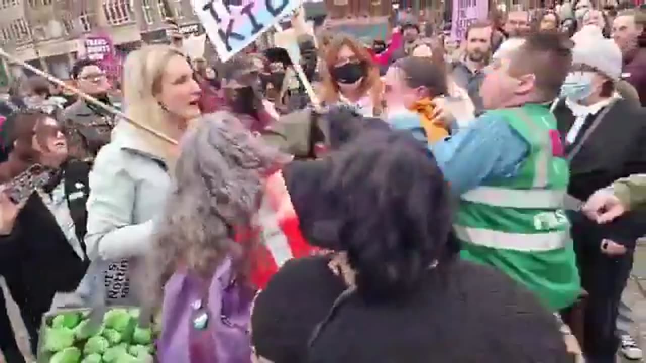 Trannyfascists attacked Women’s Rights protesters in Nottingham earlier today.