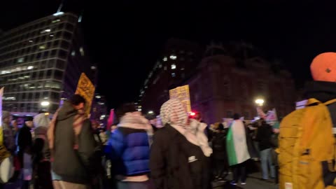 Marcha contra Benjamin Netanyahu y Donald Trump afuera de la Casa Blanca.