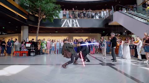 Crazy STAR WARS fight in a Shopping Mall..🤯