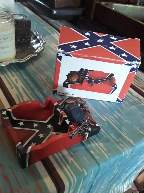 Confederate Ashtray & I don't even Smoke