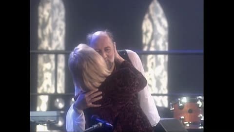 Songbird (First time since 1990) - Fleetwood Mac (live)