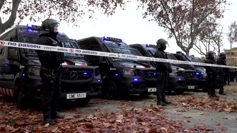 Hundreds of migrants evicted from settlement in Spain