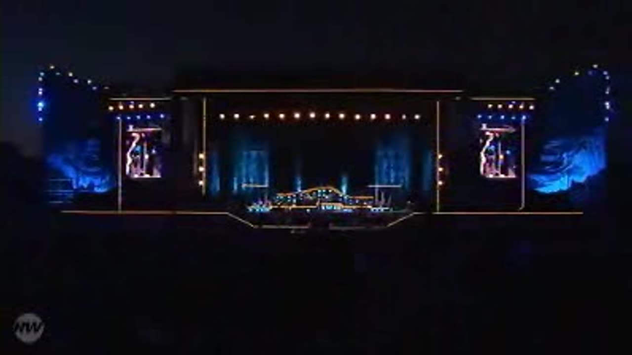 Robbie Williams - Knebworth Concert = 2003 Part 1