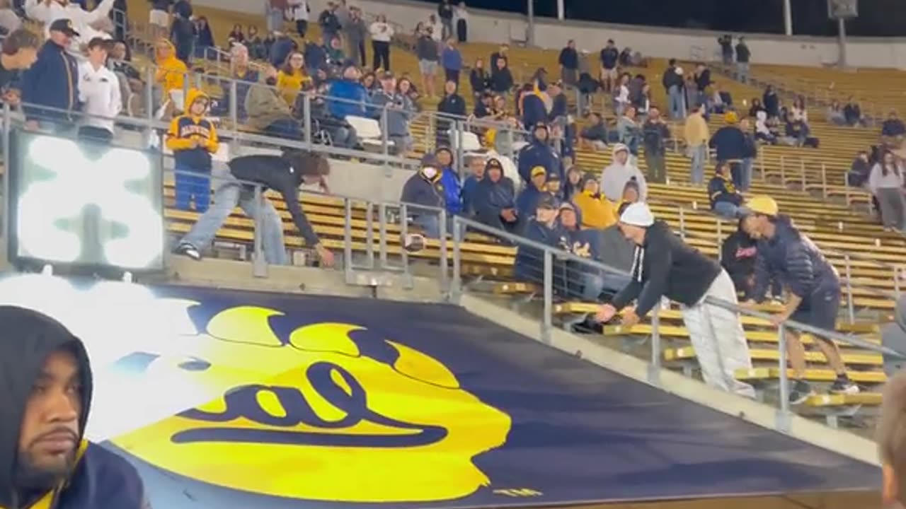 Cal vs Duke Field Goal Ball Stolen