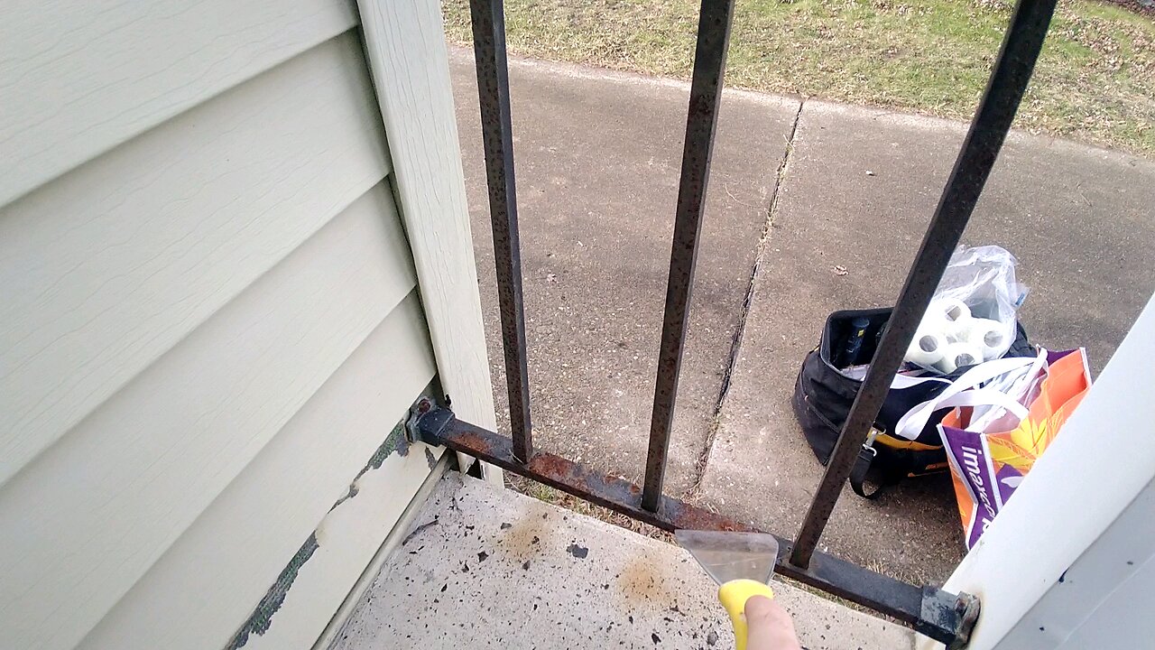 Metal Railing Rust Repair Oil Based Prep