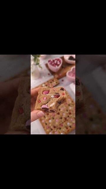 Valentine’s Cookie Bars 🍪🤍🌸🍫