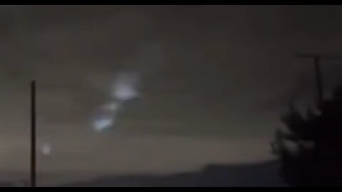 Strange Light Phenomena in the Sky Spotted in California [What Is It?]