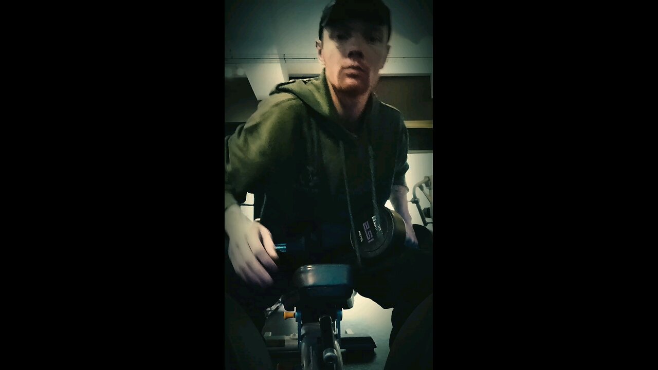 day 2 in gym trying to get hench 👍