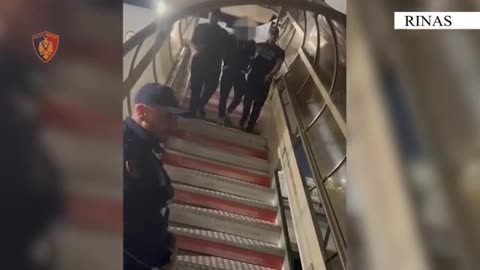 U ekstradua nga Dubai/ I kërkuar për përndjekje, ‘Cllevio’ mbërrin në Rinas i prangosur