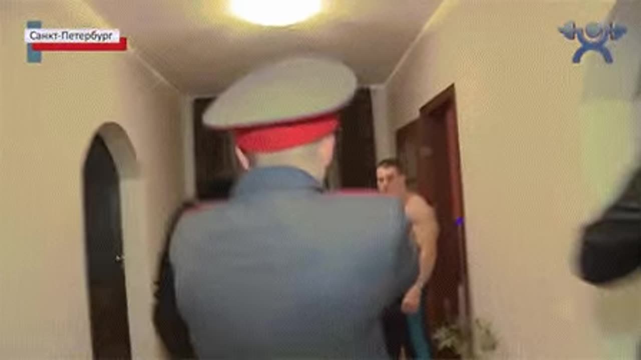 police-bodybuilder-kick-fall