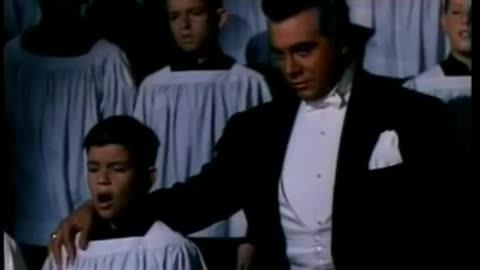 Ave Maria (de Bach e Gounod), Luciano Pavarotti menino