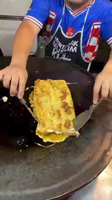 Unbelievable Giant Egg Sandwich – Street Food Skills on Another Level!