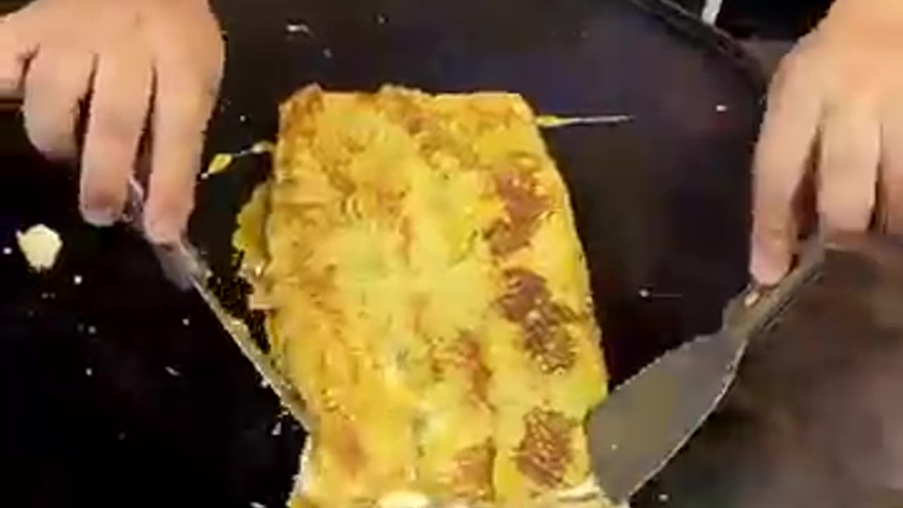 Unbelievable Giant Egg Sandwich – Street Food Skills on Another Level!