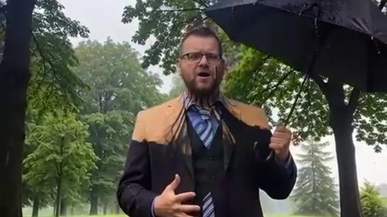 🎬 VIDEO DESCRIPTION: “DR. Z – DAS GENDERNDE GRAF” A surreal bureau-horror cinematic experience exploring identity, bureaucracy, and digital absurdity. ⏱️ Runtime: 12:47 | 🎞️ Format: 4:3 Hybrid (Digital & 16mm) | 🎨 Color Palette: