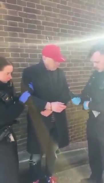 Former Labour MP Ivor Caplin arrested for attempting to meet 15 year old boy