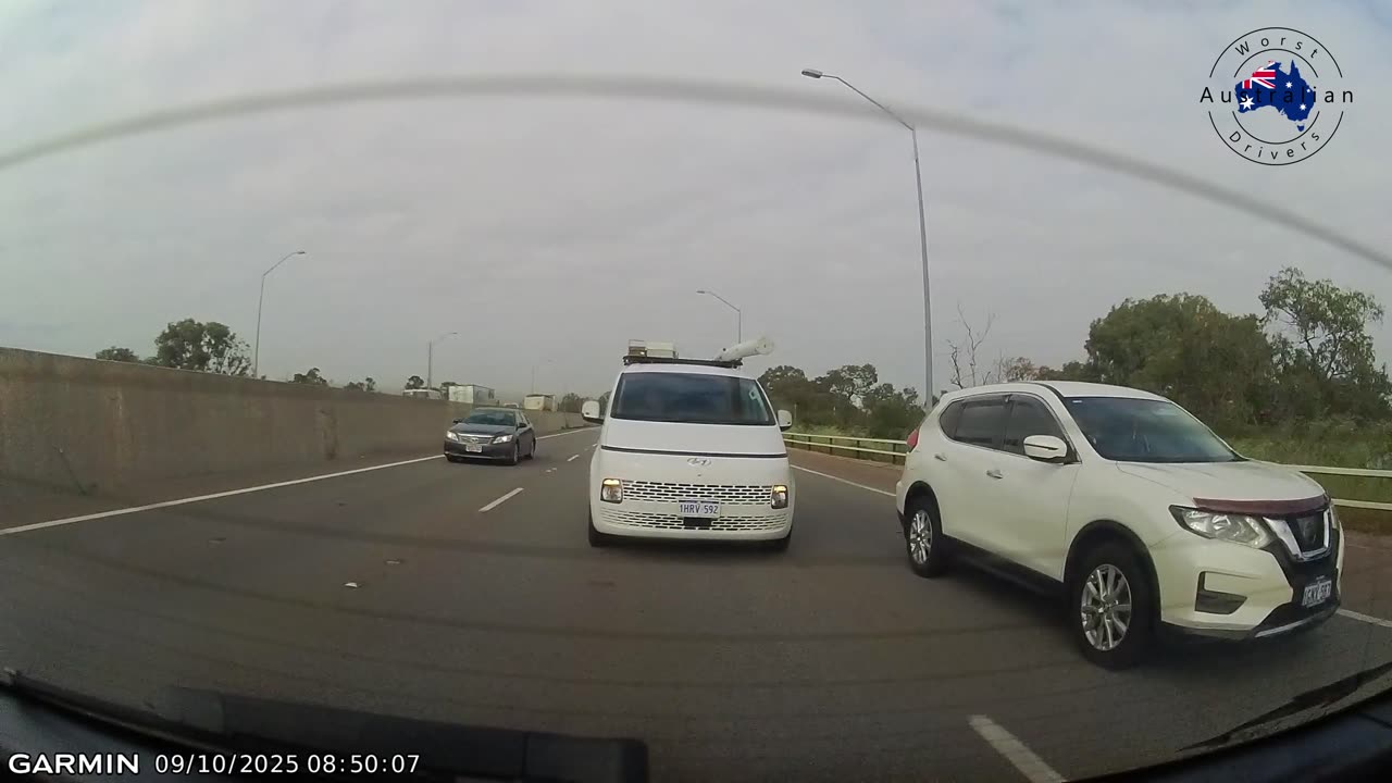 Right lane hog doing 80 kmh in a 100 kmh zone trying to crash into me