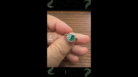 Vintage Colombian emerald diamond platinum cocktail ring