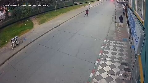 Robber Gets Left In The Street After He Tried To Rob A Man That Knew How To Defend Himself