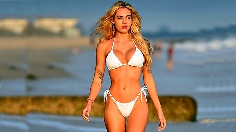 Sexy girls in bikinis and underwear👙🔥