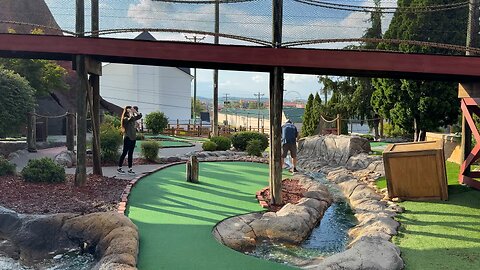 Pigeon Forge Tennessee Mini Gold with the Family