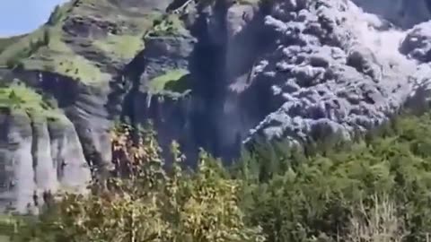 🌊😮 12,000 Cubic Meters of Rock Came Crashing Down in France! | FeedMyCuriosity