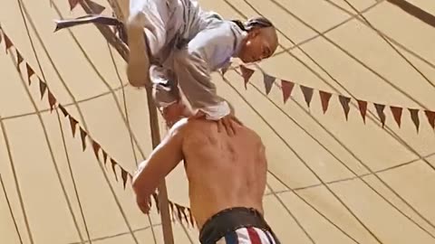 Fearless-Jet-Li-vs-the-Brute-King-Outsmarted-with-Pure-Technique