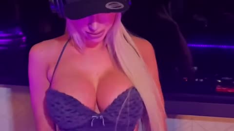 @abstractsav perfection on the 1s and 2s. @royaltyangelsagency at Caesar's Palace.