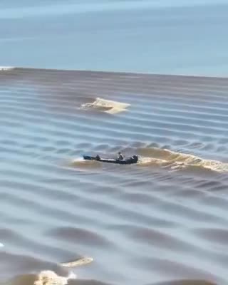 This isn't a desert, it’s the Qiantang River in China