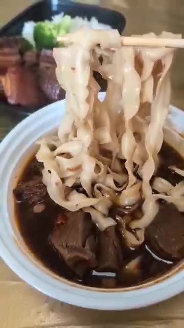 The Best Taiwanese Beef Noodle Soup in Brooklyn? A Pou’s Taste Review