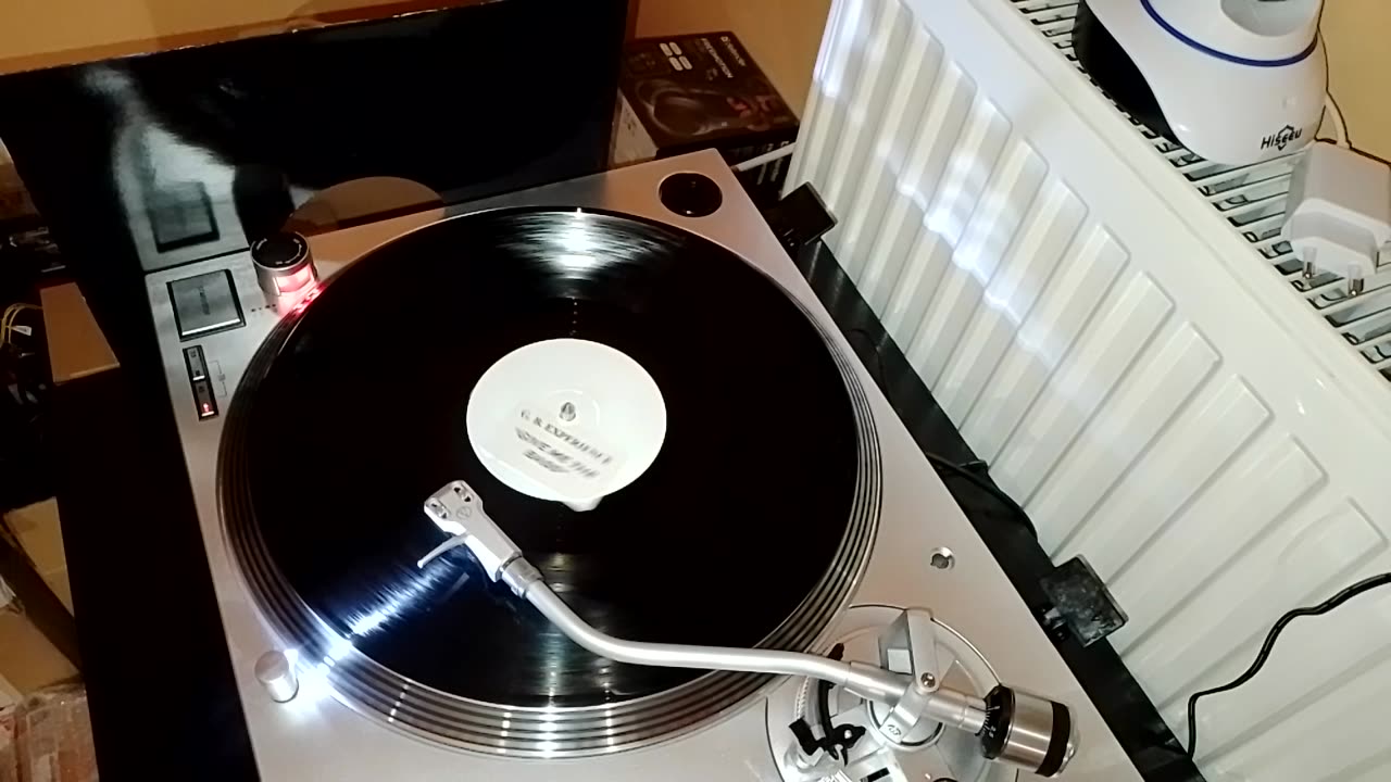 G.B. Experience - Give Me The Bass