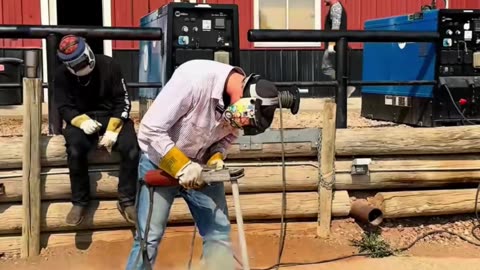 🌎 Welding with The World's Largest Stinger?! Check It Out! 👀
