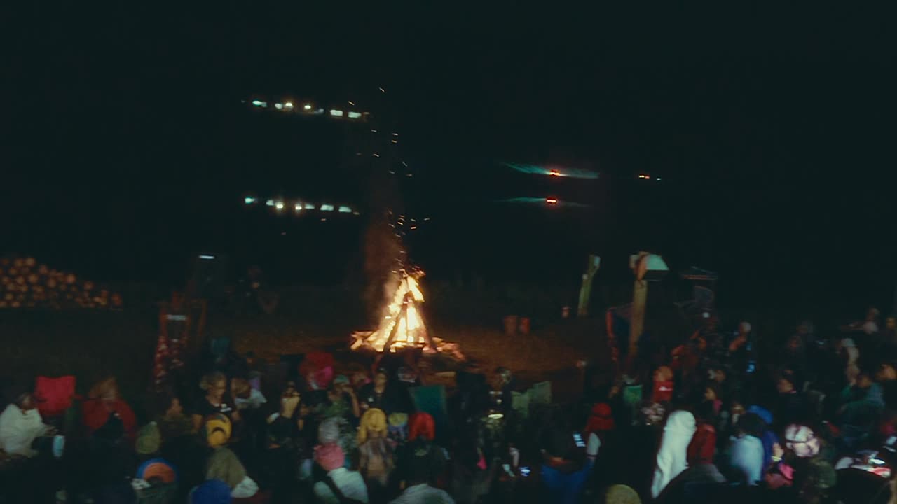 Titus Bonfire, Sisters Got Questions?