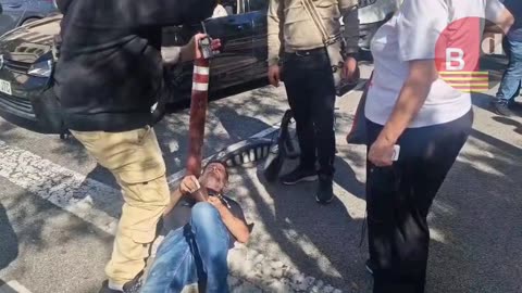 Un ciudadano retiene a un ladrón en Sagrada Familia