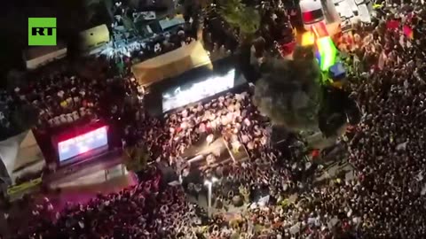 Trump envoy Witkoff speaks to a SEA of people in Israel