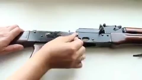 How to break Ak 47 Klashnikov down