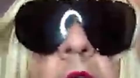 MsH 20201016 FOODIE BEAUTY REPOSTING MY VIDEO AND WANT TO REPORT ME I'M REPORTING HER