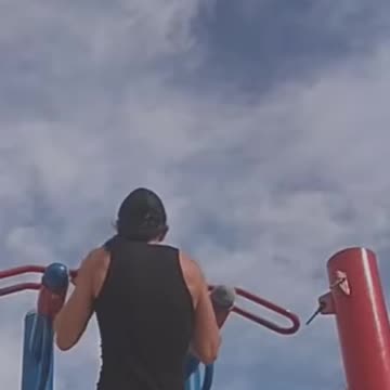 Batman Sets New World Record At 150 Pullups In One Set 💪 #150 #pullupschallenge