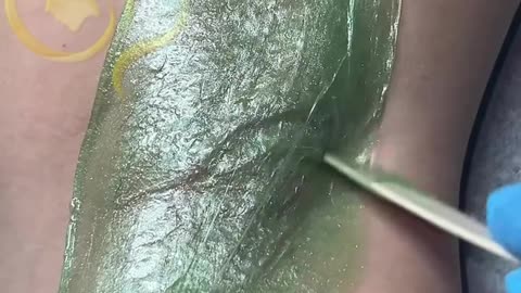 Underarm Waxing on Brittle Hair | Sexy Smooth Emerald Enchantment by @waxingqueenadventures | Part 3