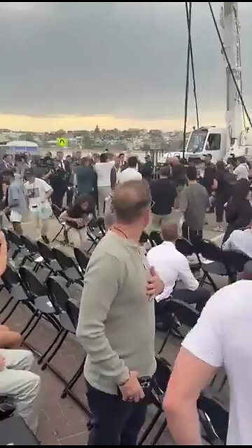 🇦🇺 Australian PM loudly booed at Bondi massacre vigil