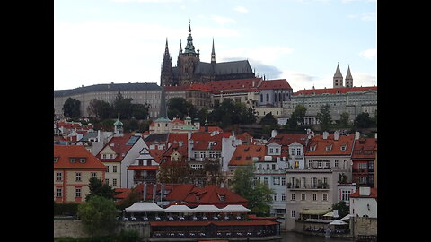 Fairytale Prague: The Ultimate Castle & Charles Bridge Sunrise Tour