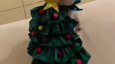 Some heroes wear Christmas trees 🤣