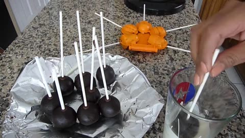 Spooky Halloween Cakepops Recipe, how to by Sandy