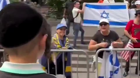 A Jew woman screams out “son of a bitch” at a Jewish orthodox child for opposing the #Genocide. 12/16